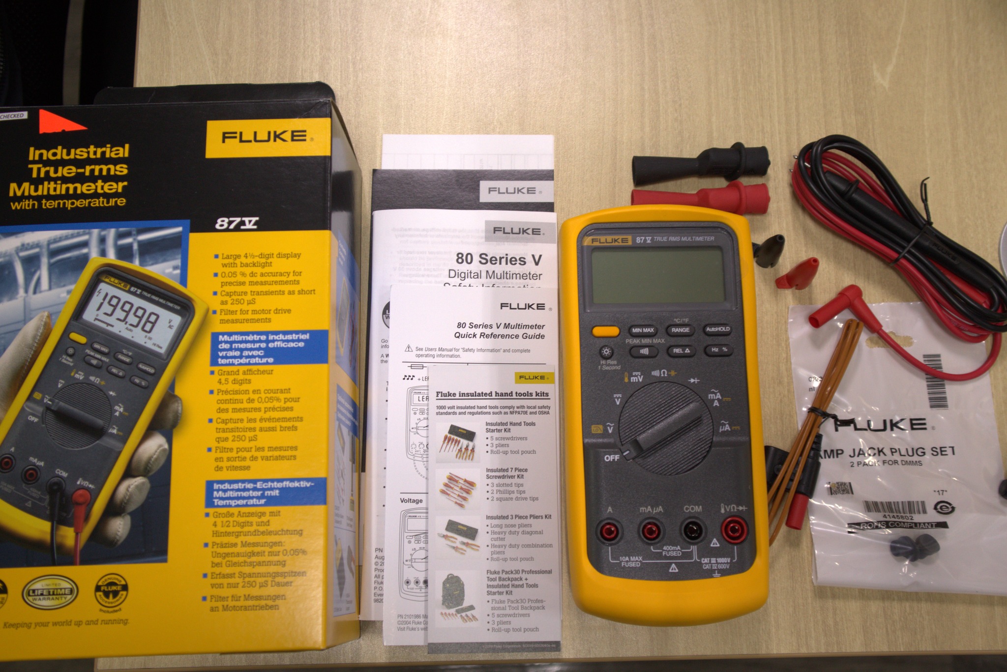 How to Test for Ground With a Multimeter